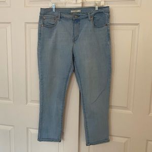 Levi’s Cropped Boyfriend Jeans